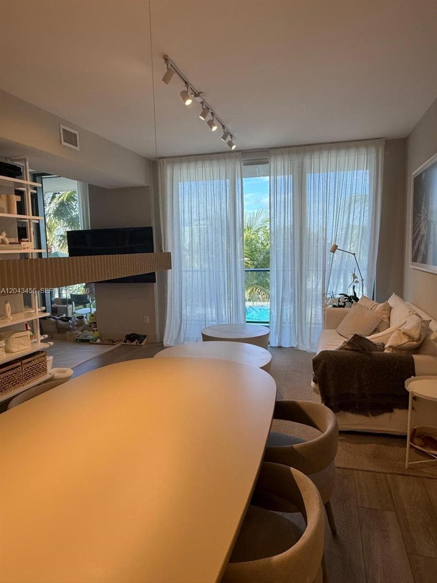 2960 NE 207th St # 712, Aventura FL 33180