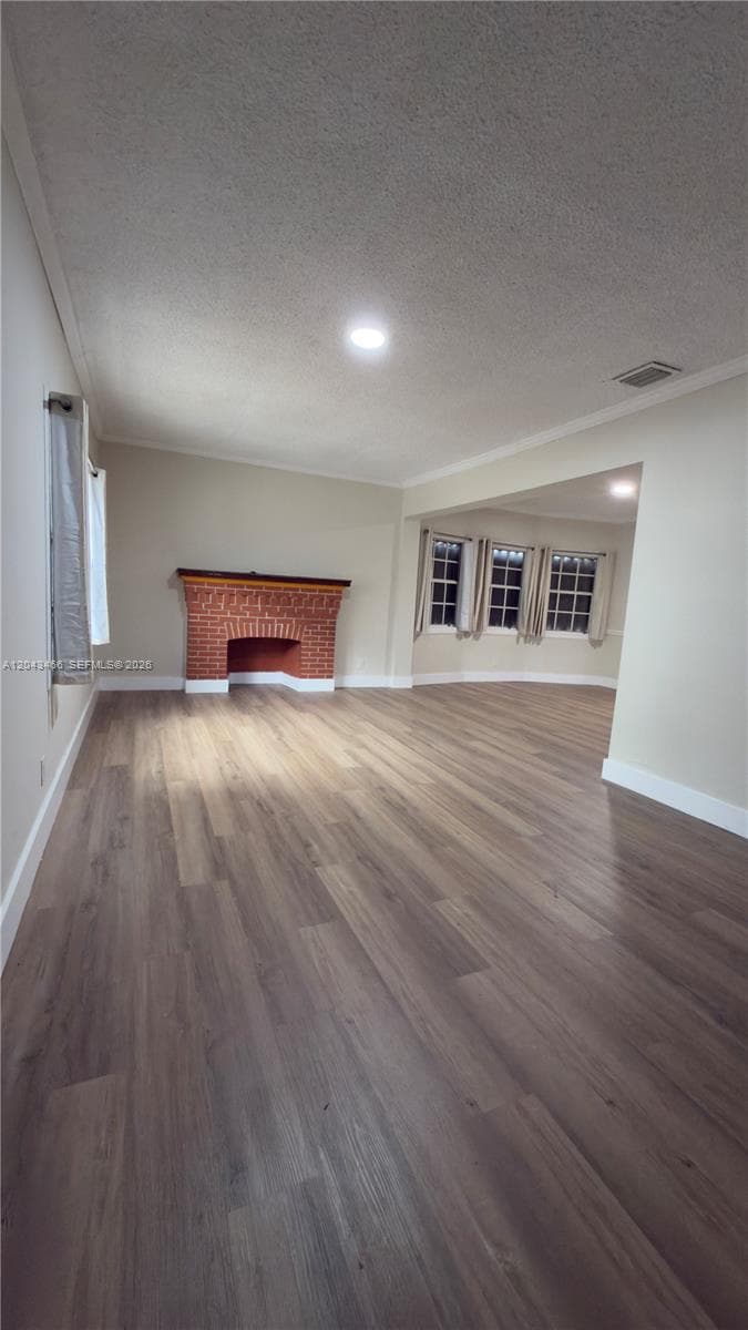 103 NW 35th St, Miami FL 33127 photo 2