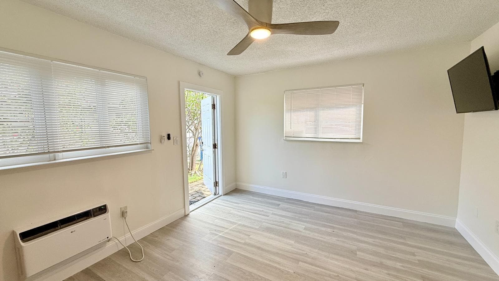 820 NE 17th Avenue # 4b, Fort Lauderdale FL 33304 photo 3