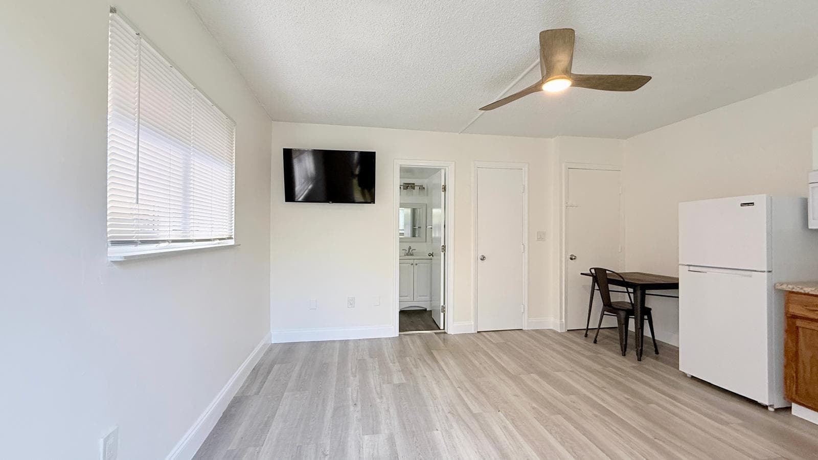 820 NE 17th Avenue # 4b, Fort Lauderdale FL 33304