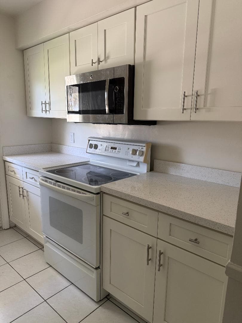 3941 Crystal Lake Drive # E, Pompano Beach, FL 33064 photo 4