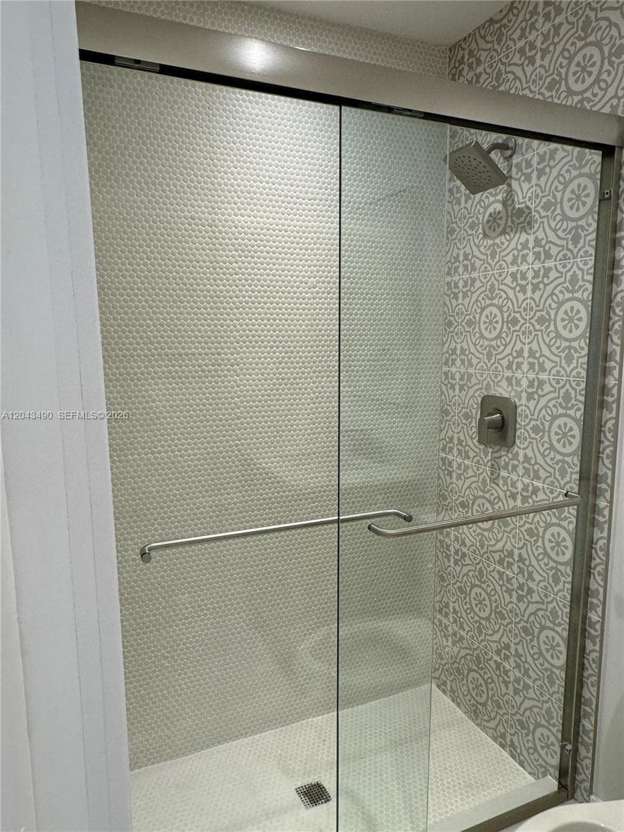 951 E 32nd St, Hialeah FL 33013 photo 2