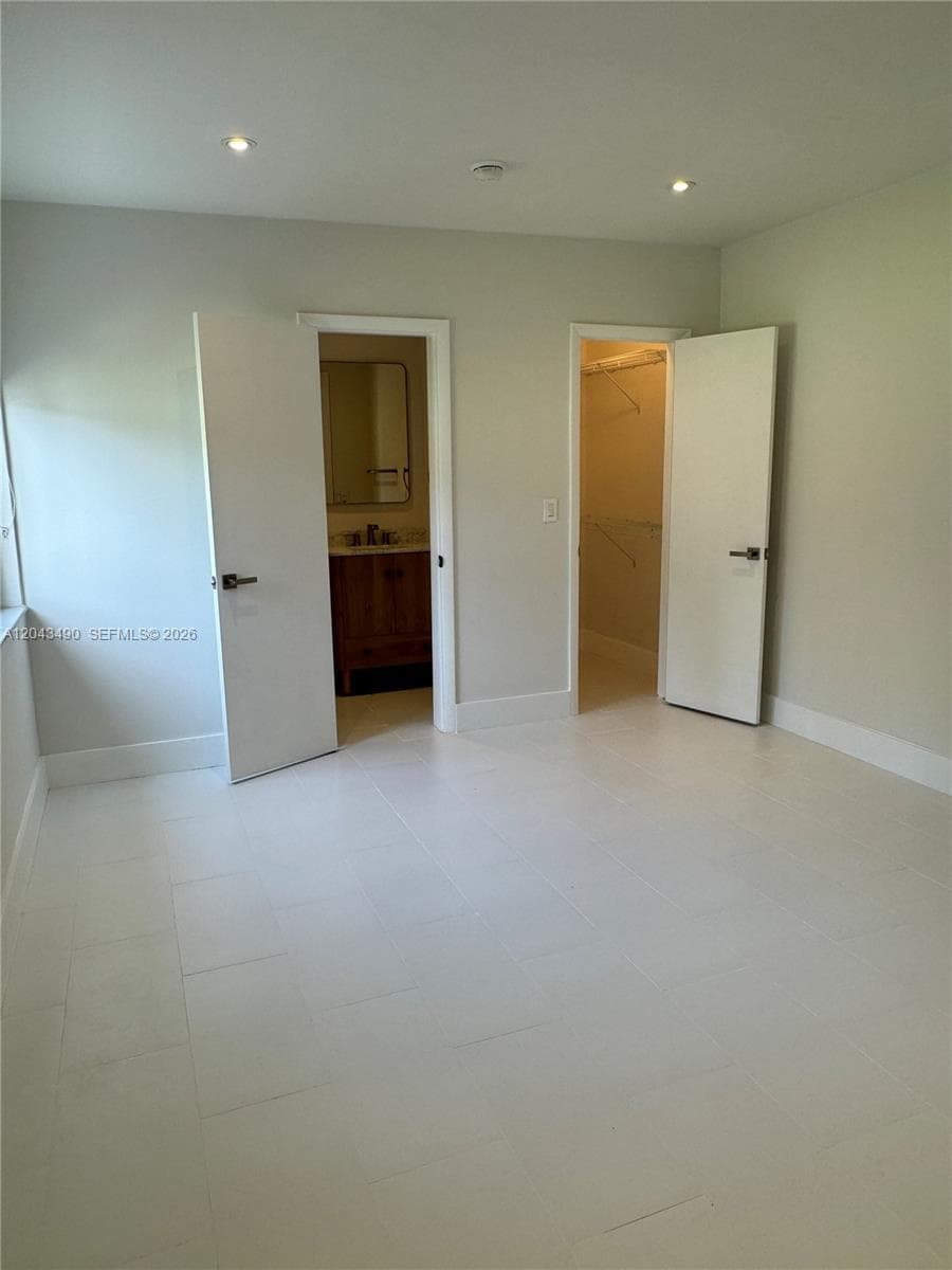 951 E 32nd St, Hialeah FL 33013 photo 3