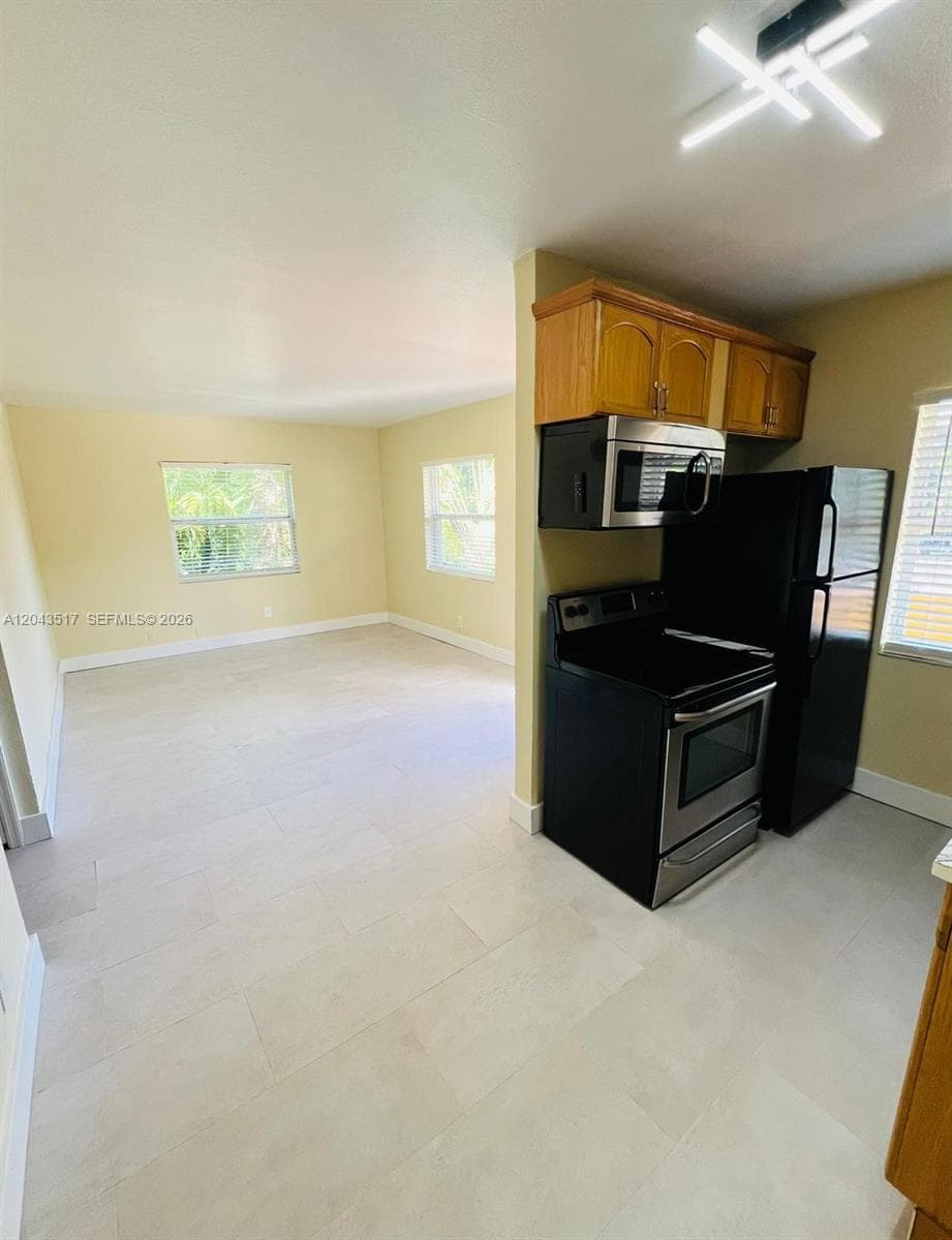 2301 NE 6th Ave # 204, Wilton Manors FL 33305 photo 4