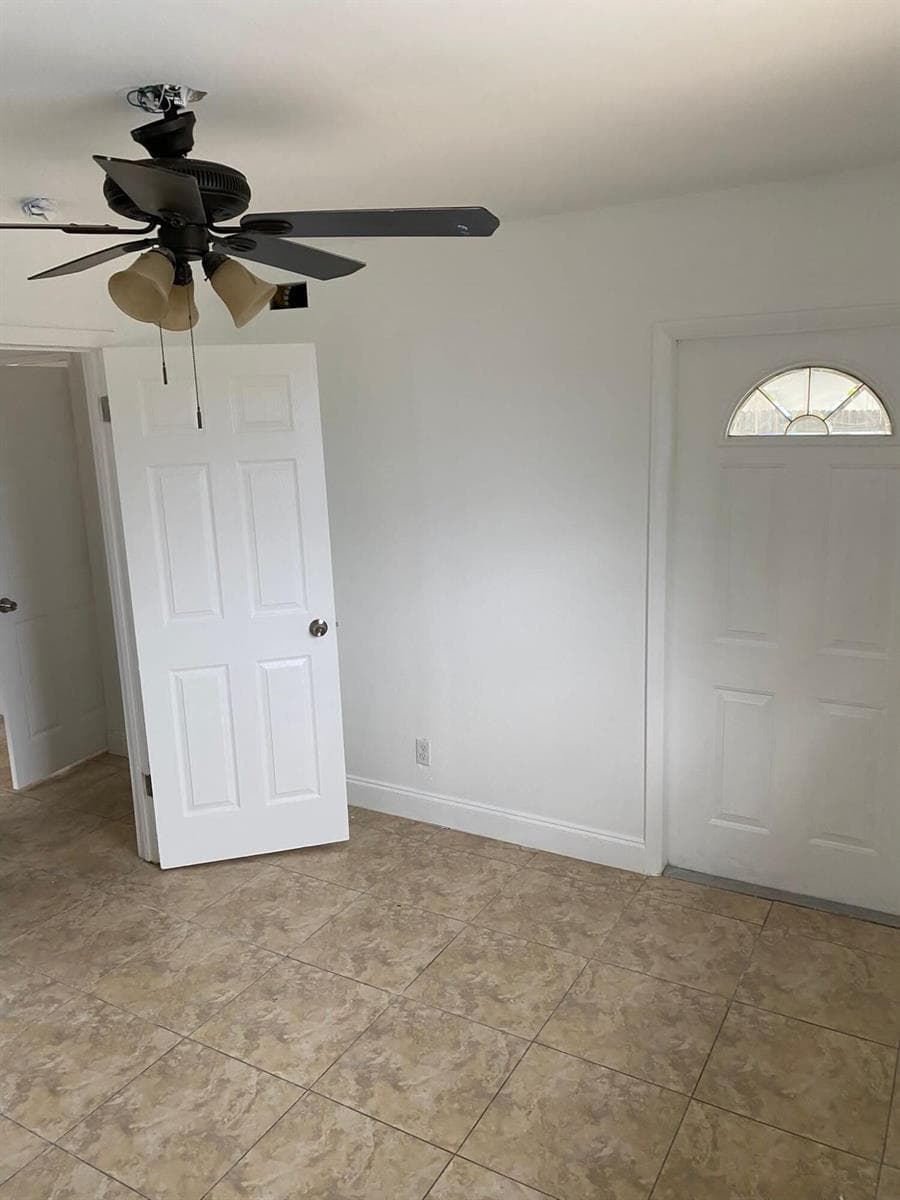 18 Andros Road, Palm Springs FL 33461 photo 5