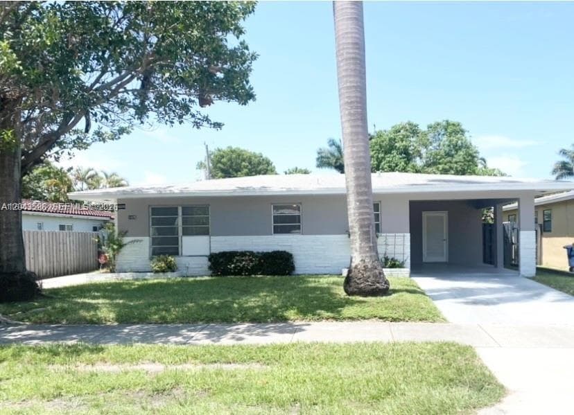1005 NE 2nd St, Hallandale Beach FL 33009