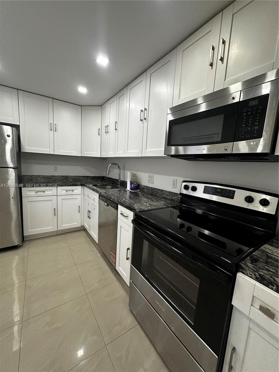 3475 N Country Club Dr # 315, Aventura FL 33180 photo 2