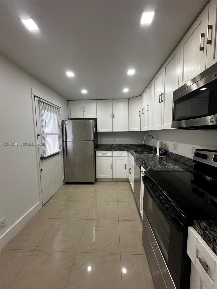 3475 N Country Club Dr # 315, Aventura FL 33180 photo 4