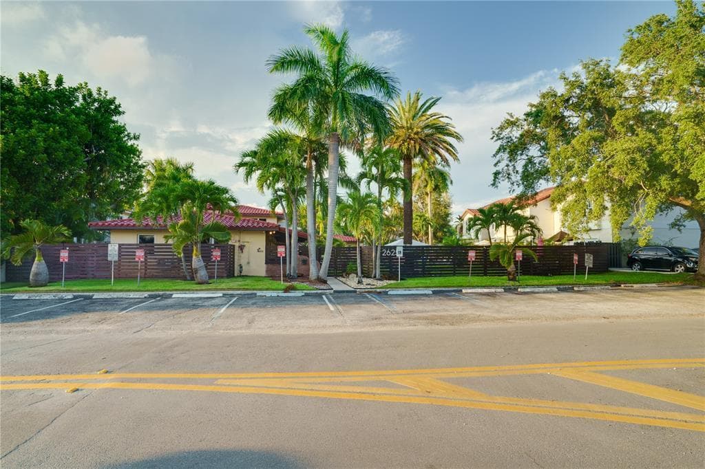 2625 NE 13th Court # 6, Fort Lauderdale FL 33304 photo 2