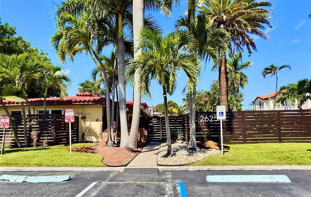 2625 NE 13th Court # 6, Fort Lauderdale FL 33304 photo 3
