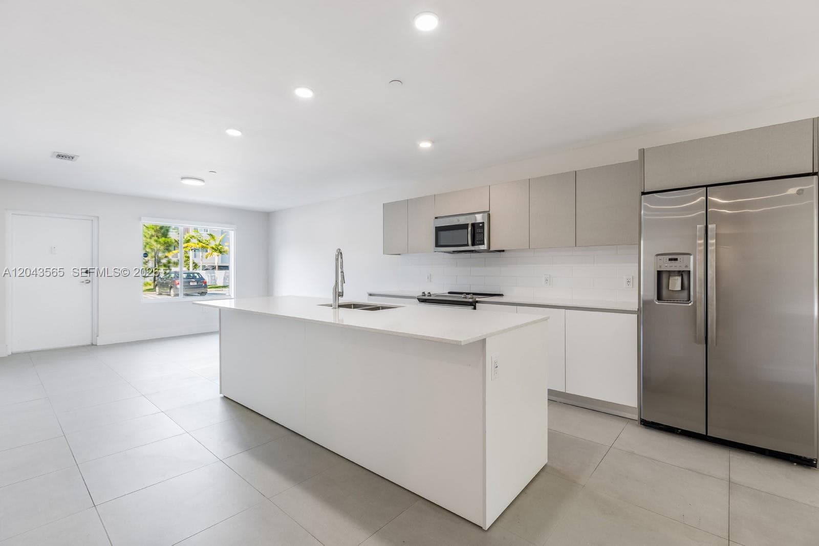 2505 NE 193rd St # 4108, Miami FL 33180 photo 5