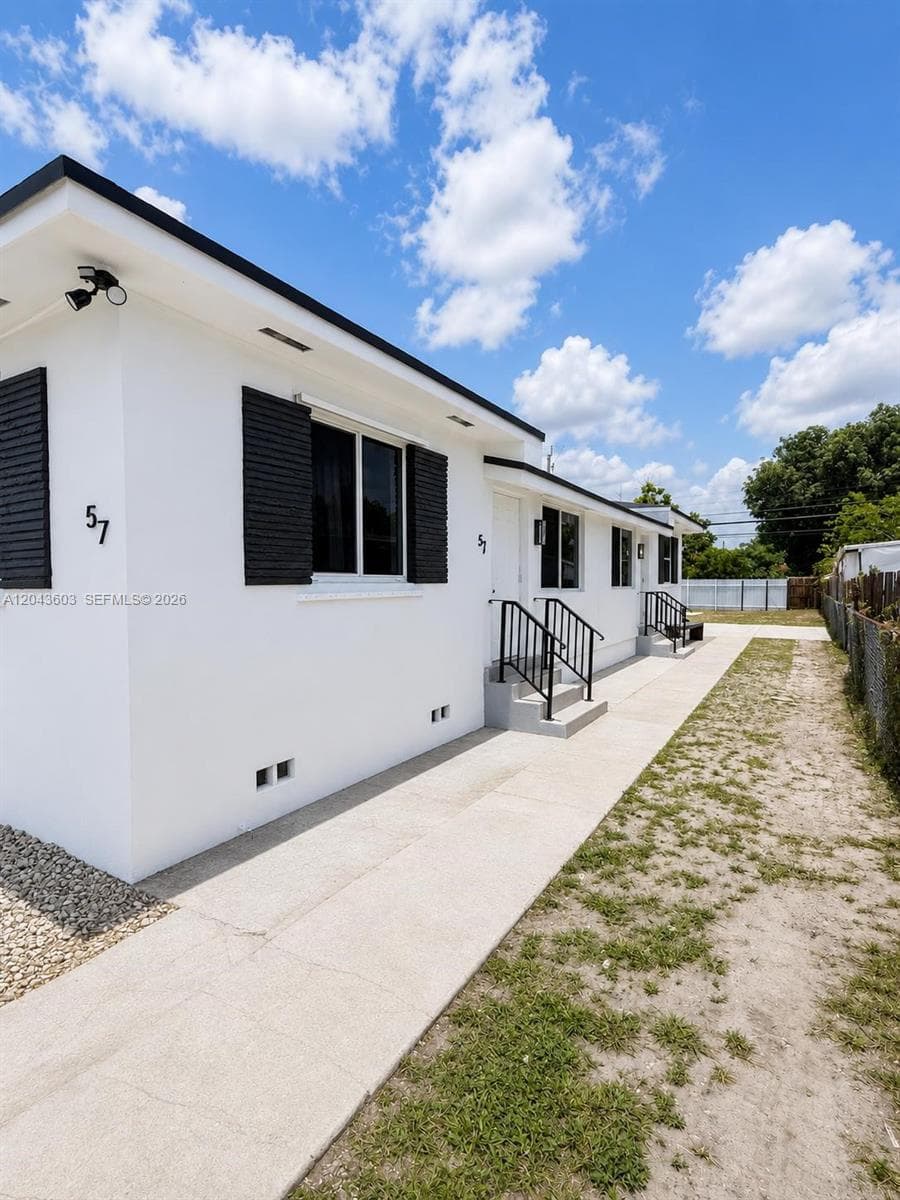 59 E 10th St, Hialeah FL 33010 photo 3