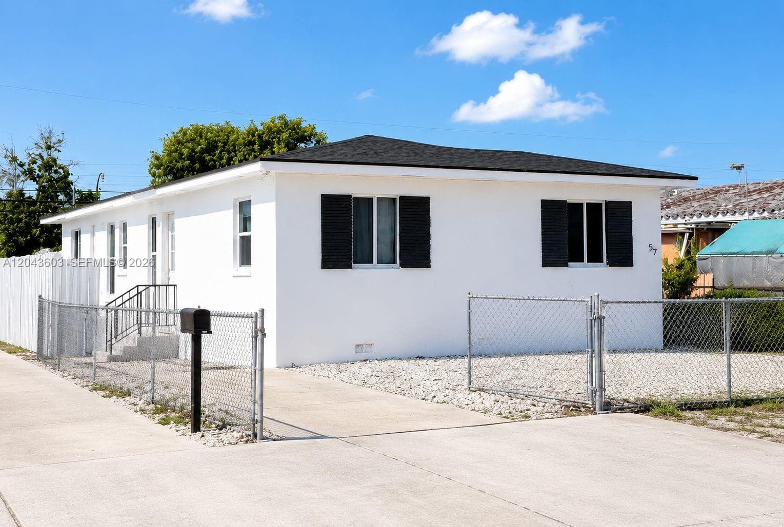 59 E 10th St, Hialeah FL 33010