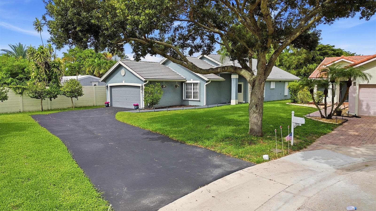 12445 SW 7th Place, Davie FL 33325 photo 4