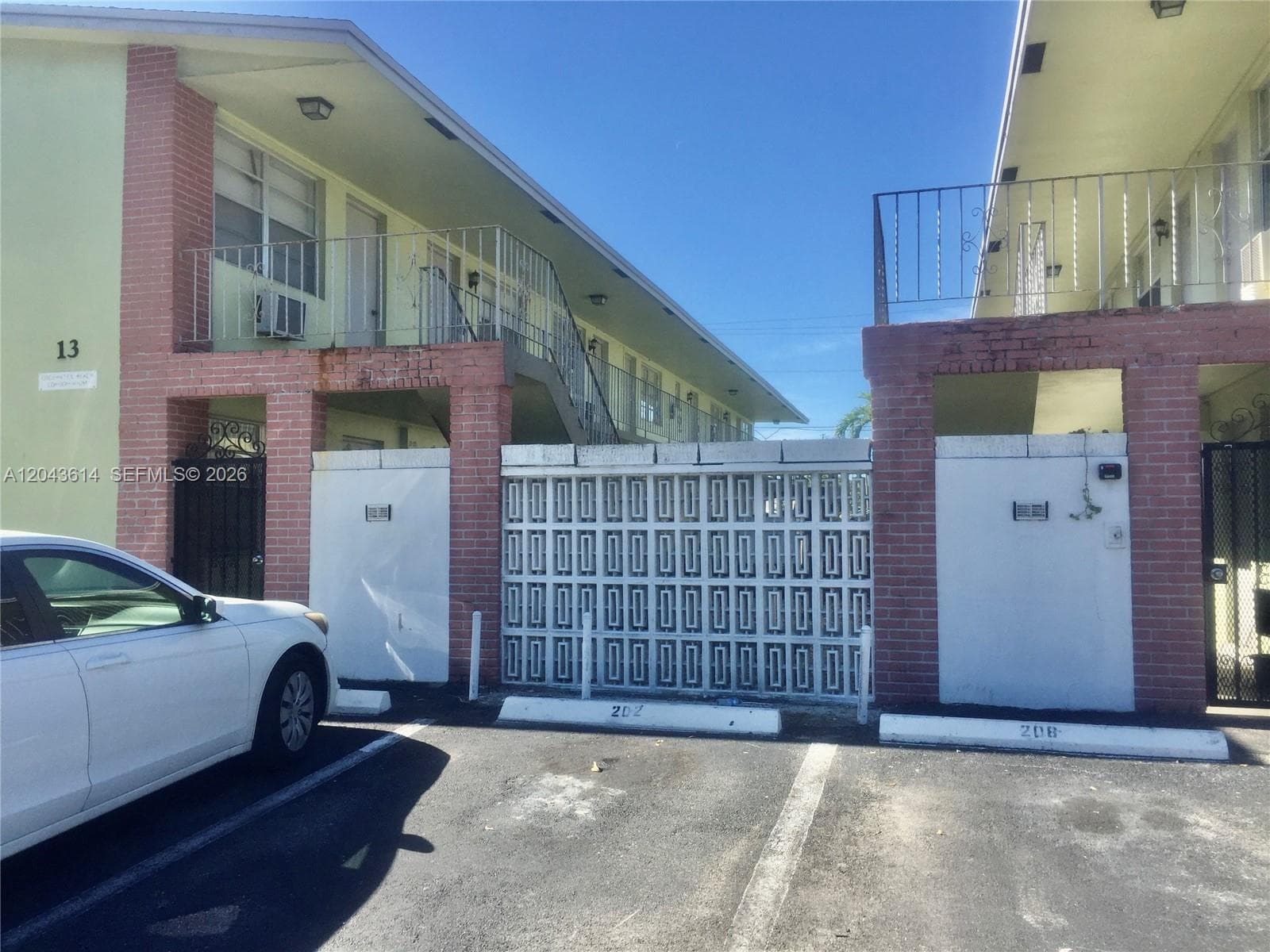 13 NE 2nd Ave # 104, Dania Beach FL 33004