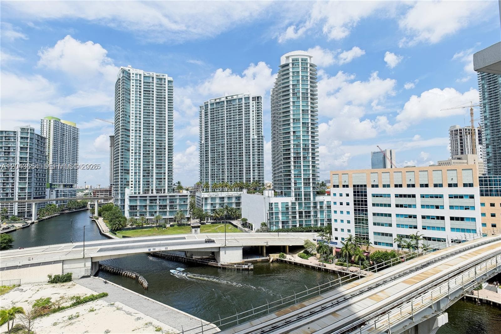 31 SE 5th # 1203, Miami, FL 33131 photo 2