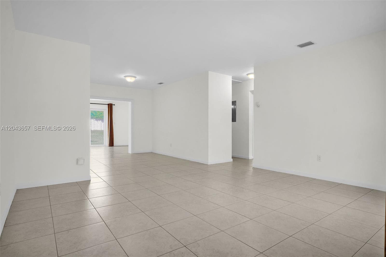 14375 Lake Candlewood Ct, Miami Lakes FL 33014 photo 4