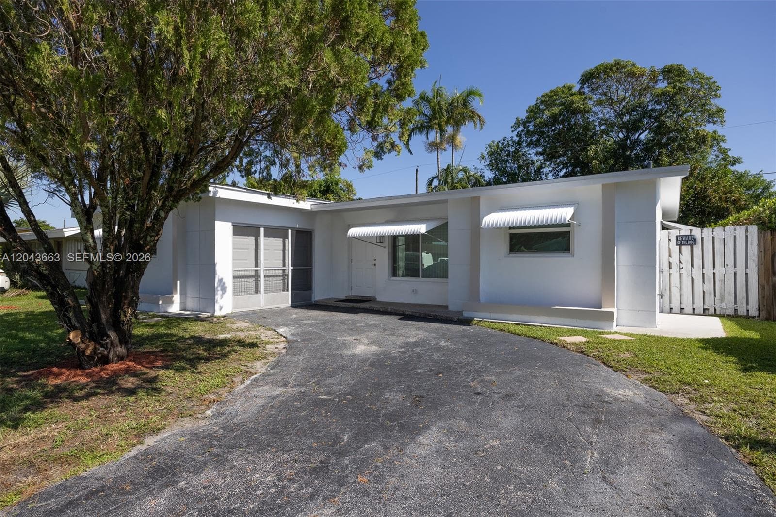 8571 NW 27th Pl, Sunrise FL 33322 photo 3