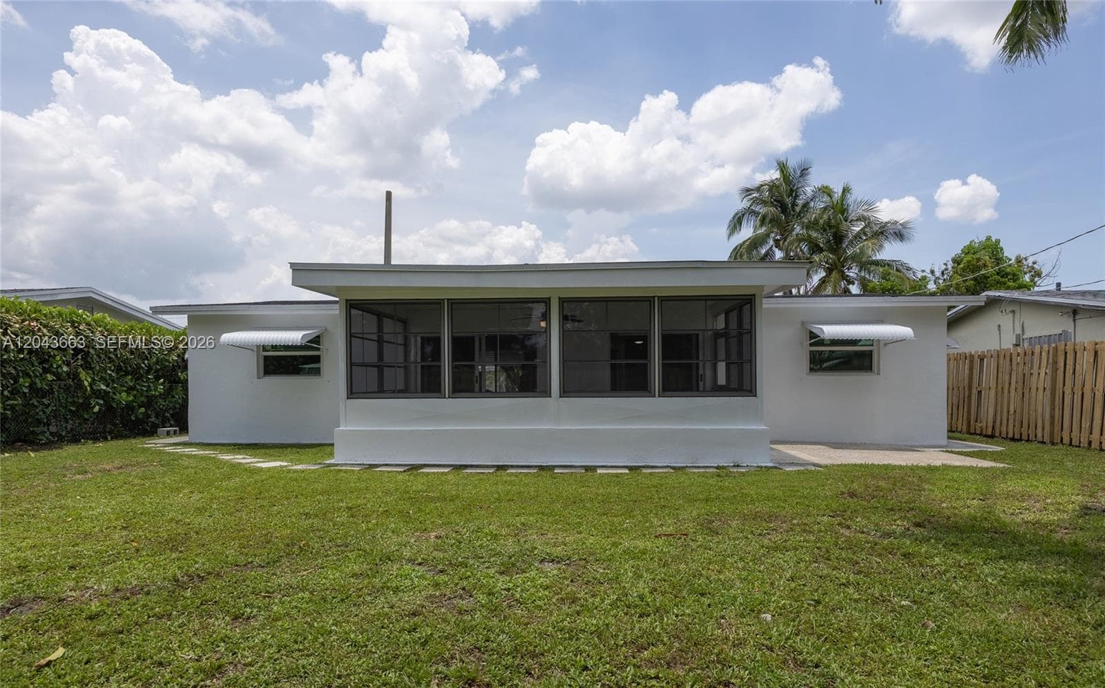 8571 NW 27th Pl, Sunrise FL 33322 photo 4