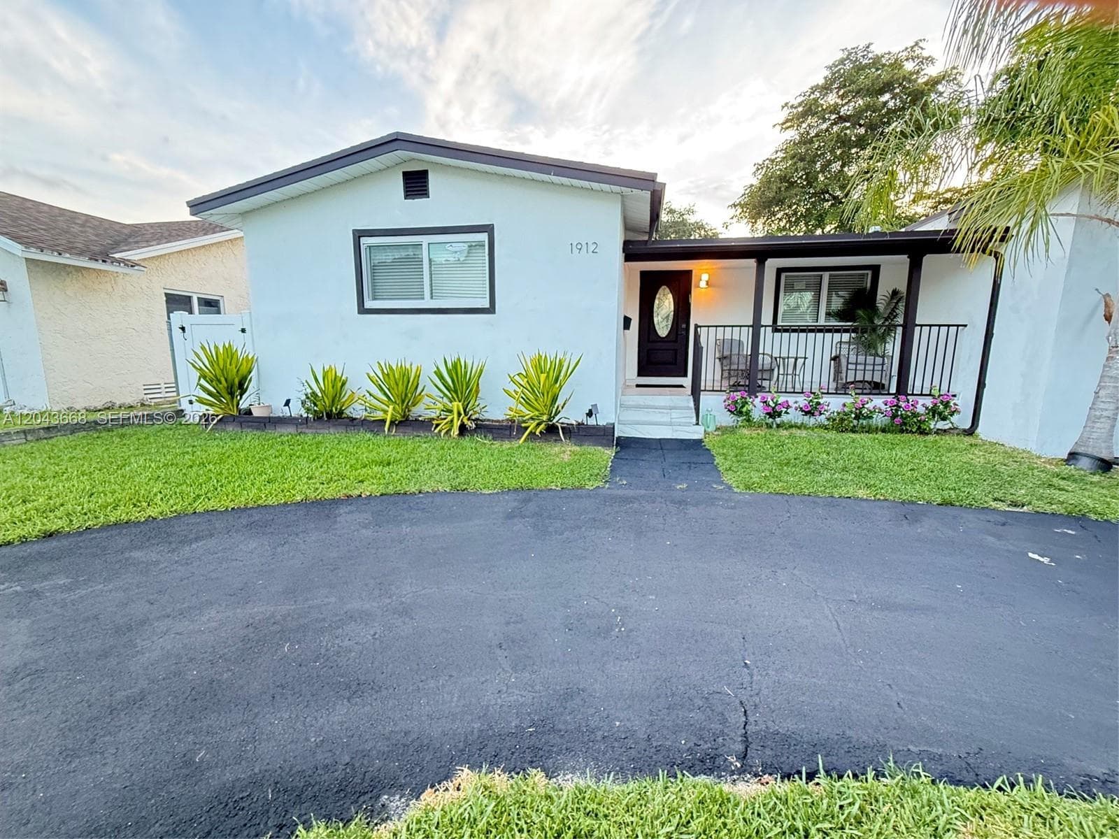 1912 N 42nd Ave, Hollywood FL 33021 photo 3