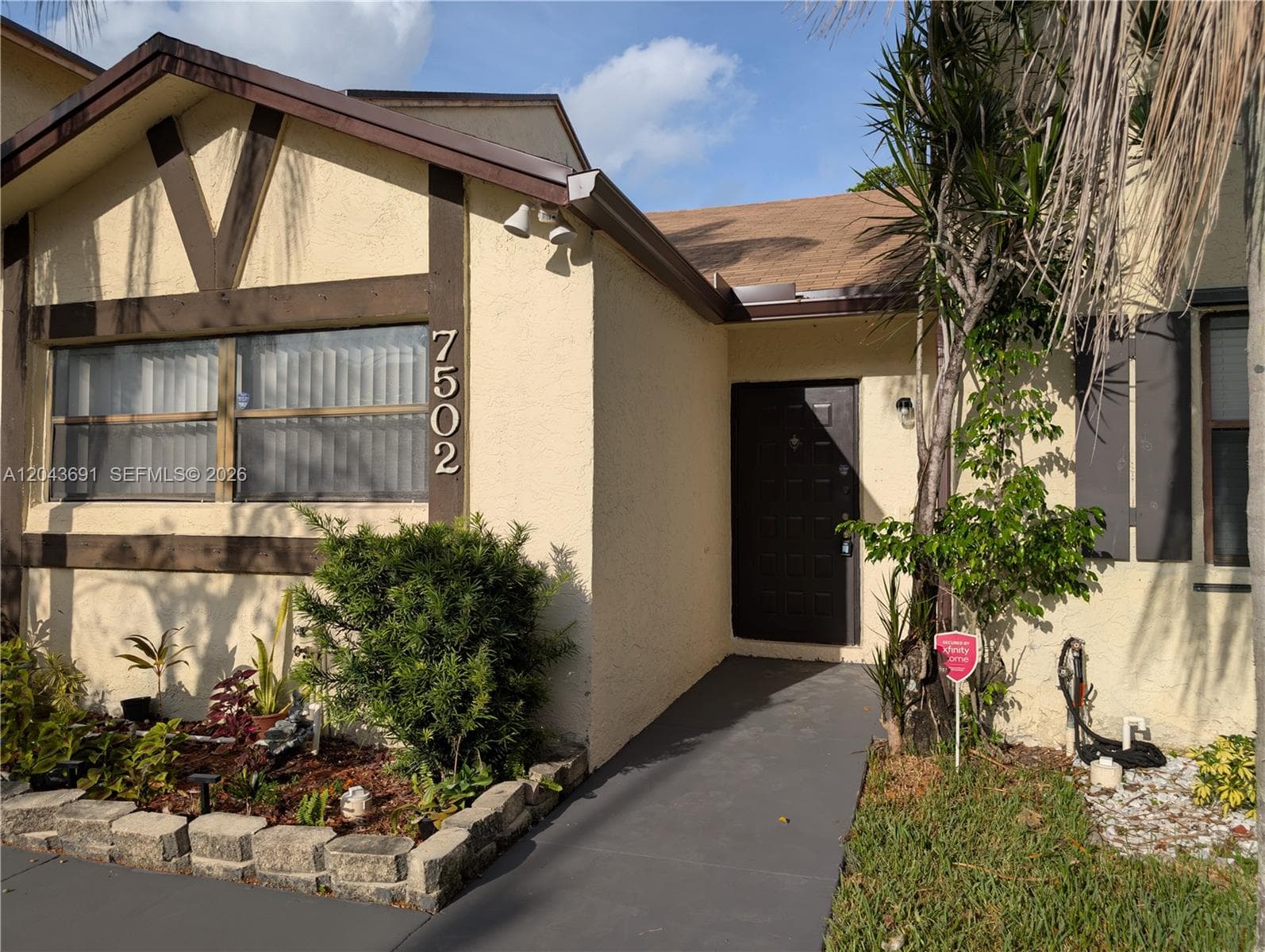 7502 NW 33rd St, Lauderhill FL 33319
