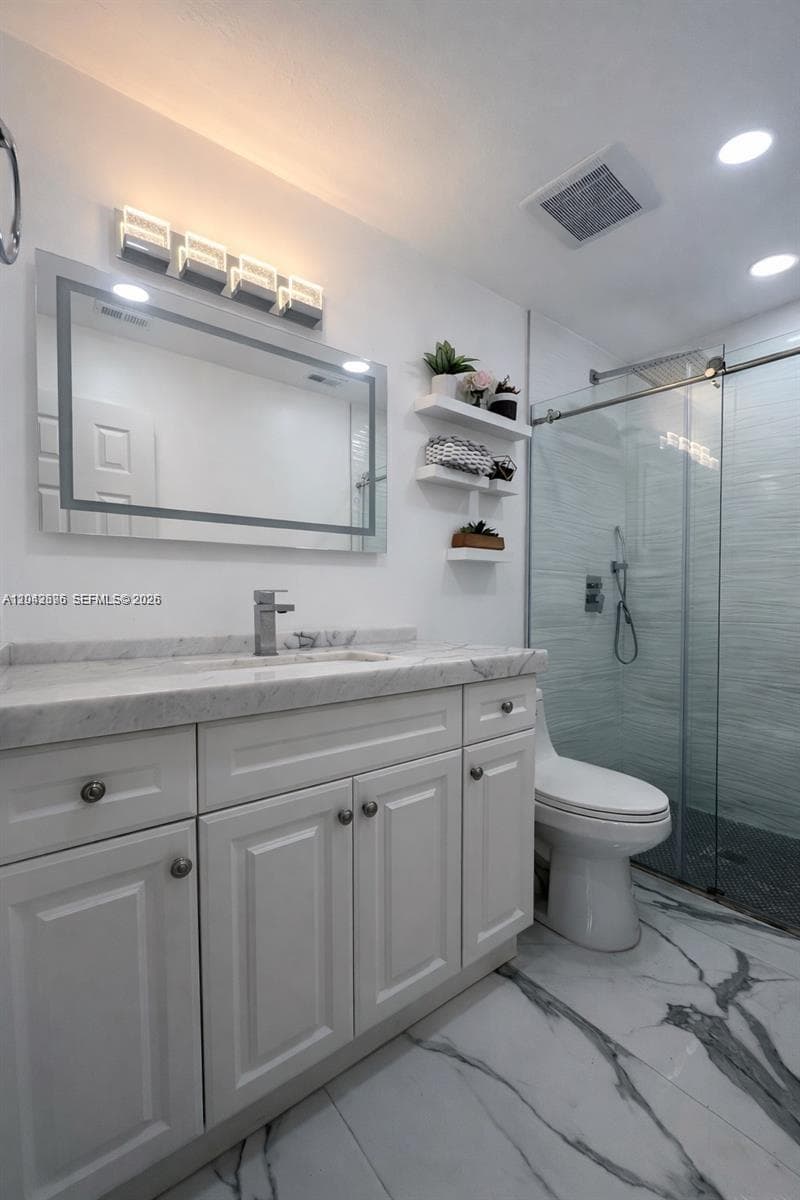 6012 NW 172nd Terr Cir, Hialeah FL 33015