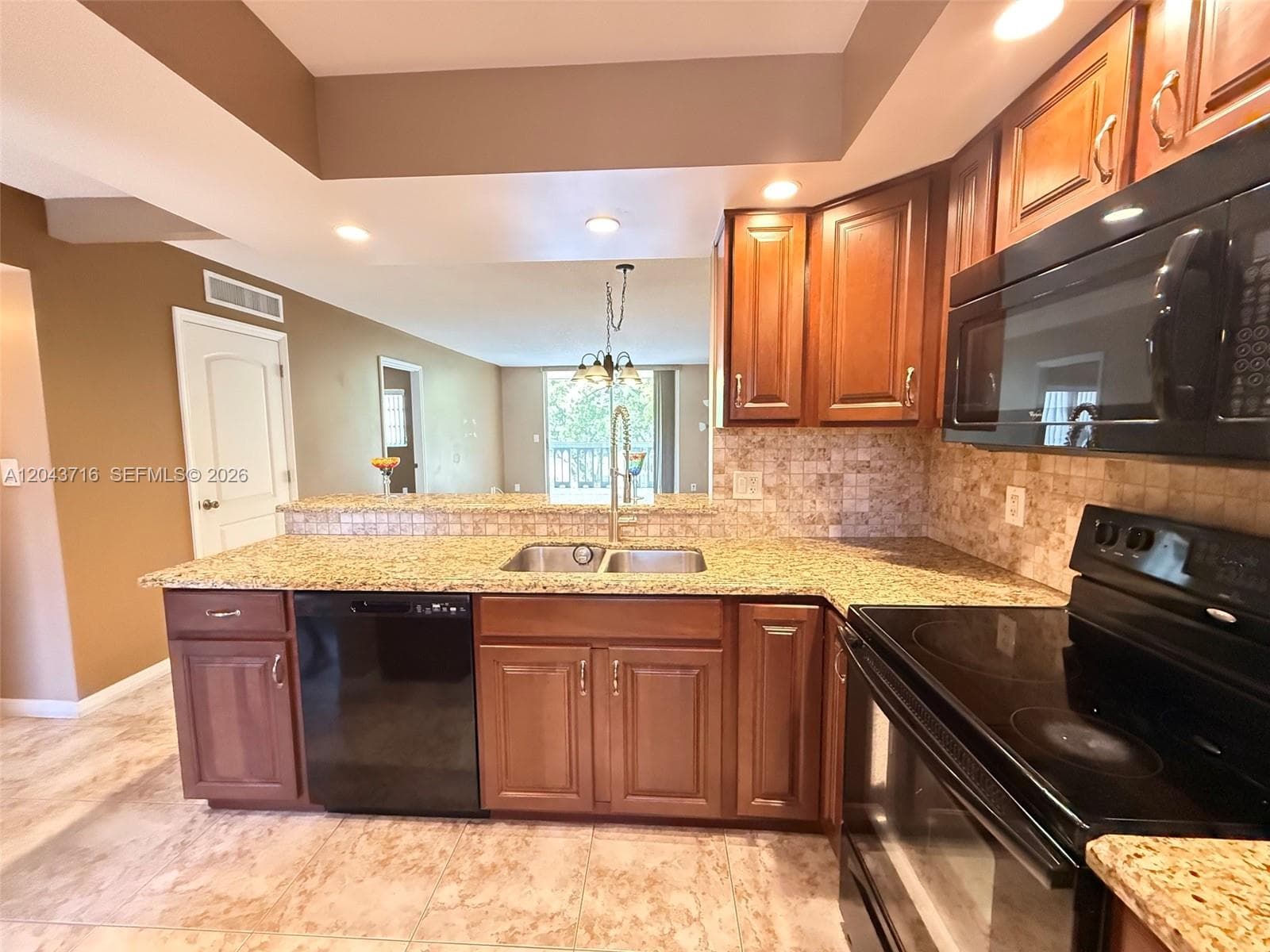 320 NE 12th Ave # 303, Hallandale Beach FL 33009 photo 2