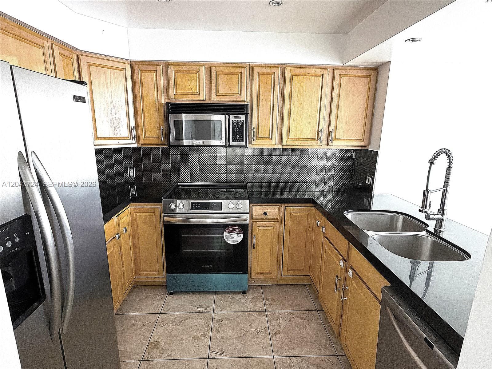 20335 W Country Club Dr # 2210, Aventura FL 33180
