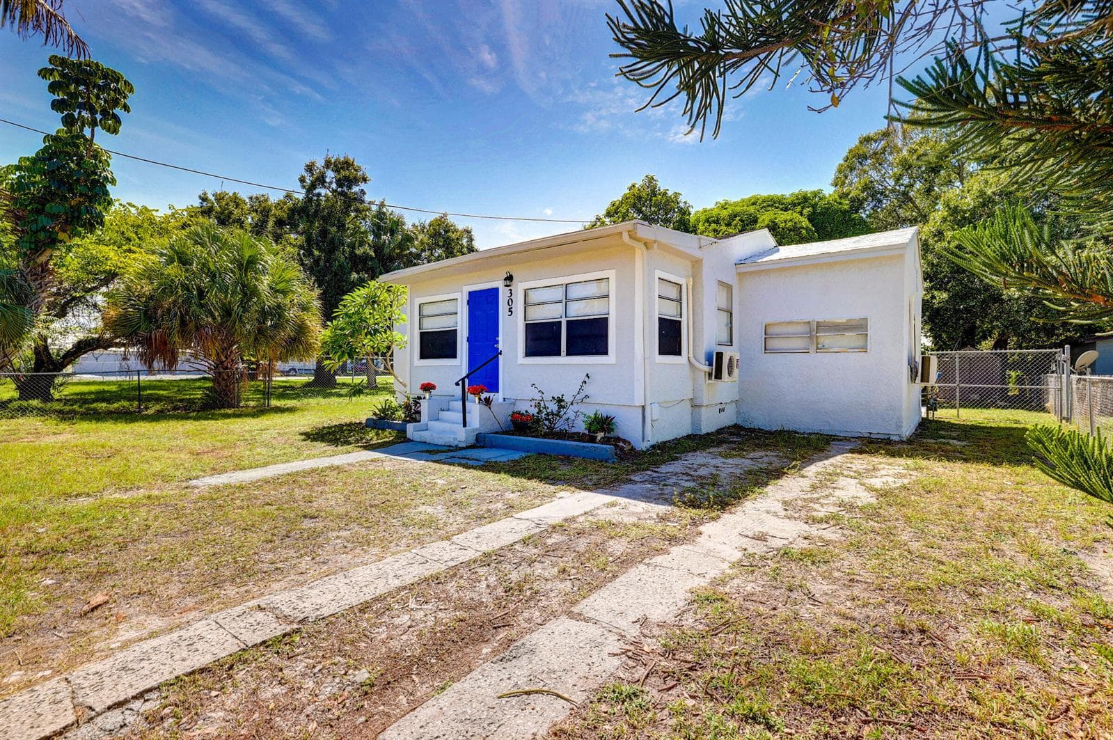 305 N 13th Street, Fort Pierce FL 34950 photo 2