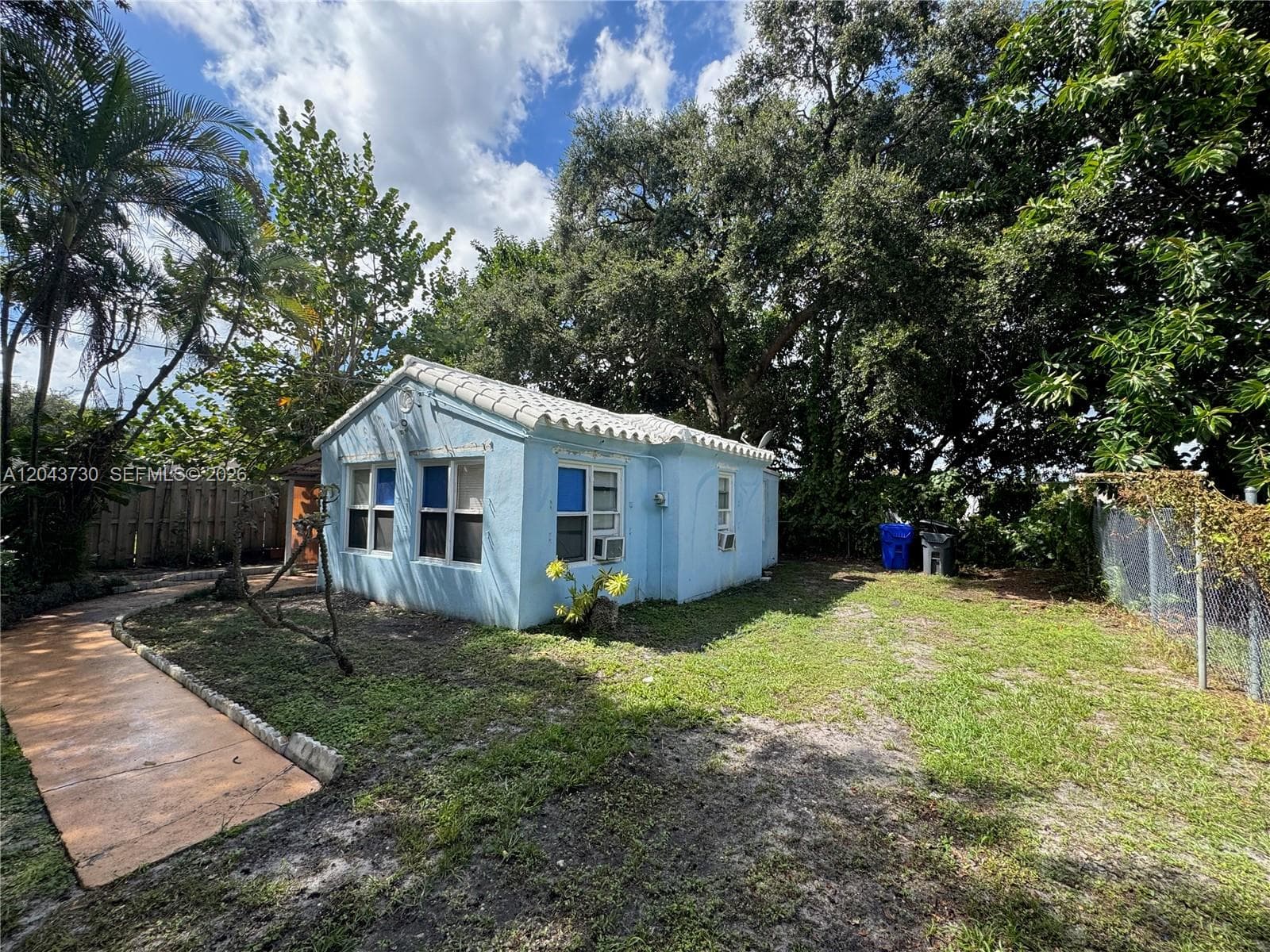 215 Columbus Pkwy, Hollywood FL 33021 photo 2