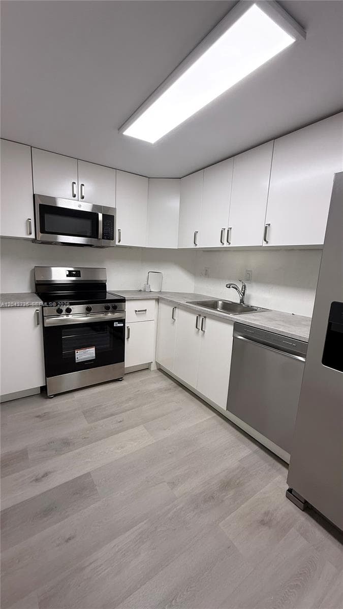 300 Bayview Dr # 211, Sunny Isles Beach FL 33160 photo 4