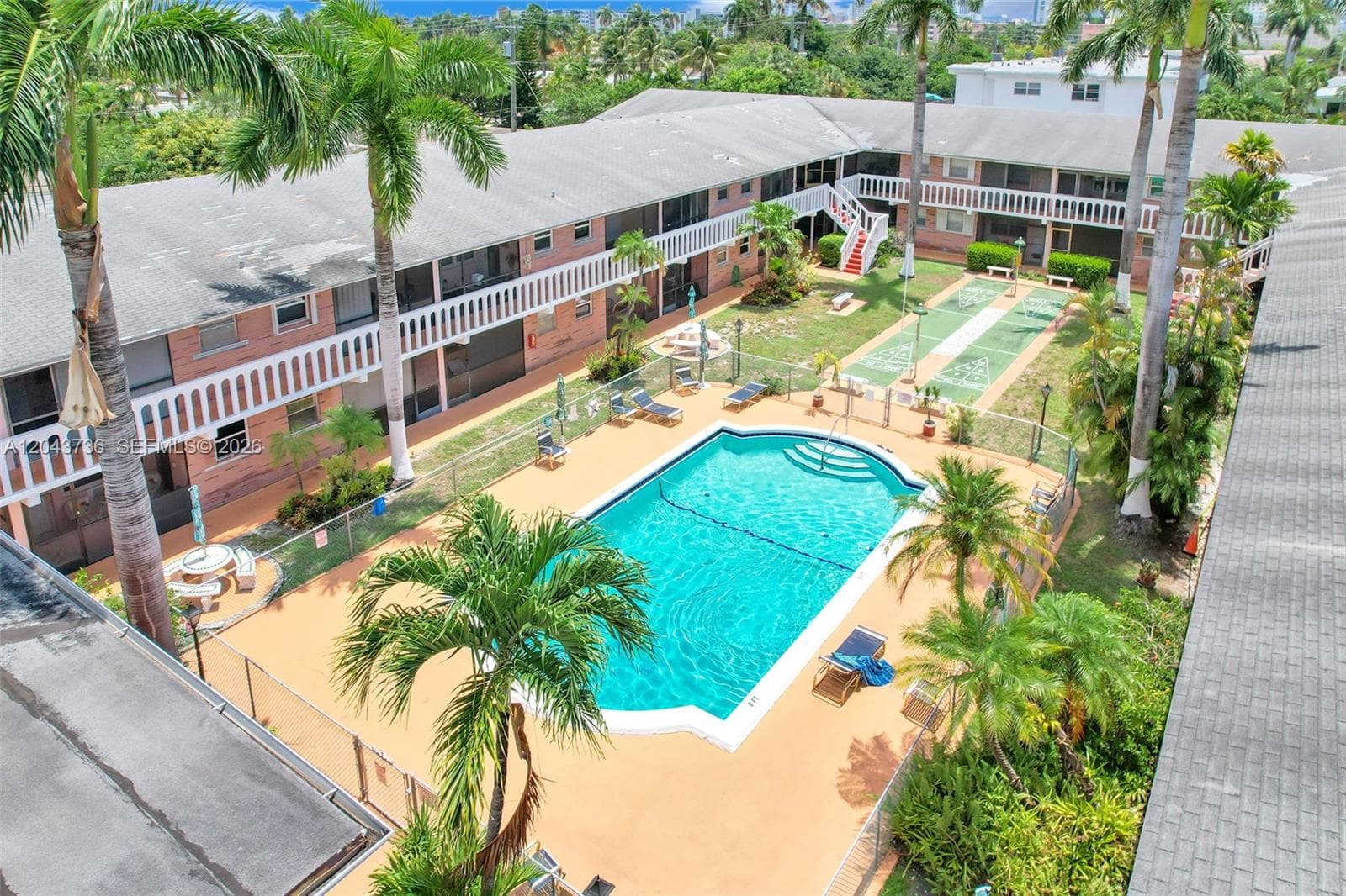 160 NE 8th Ave # 27A, Hallandale Beach FL 33009 photo 4