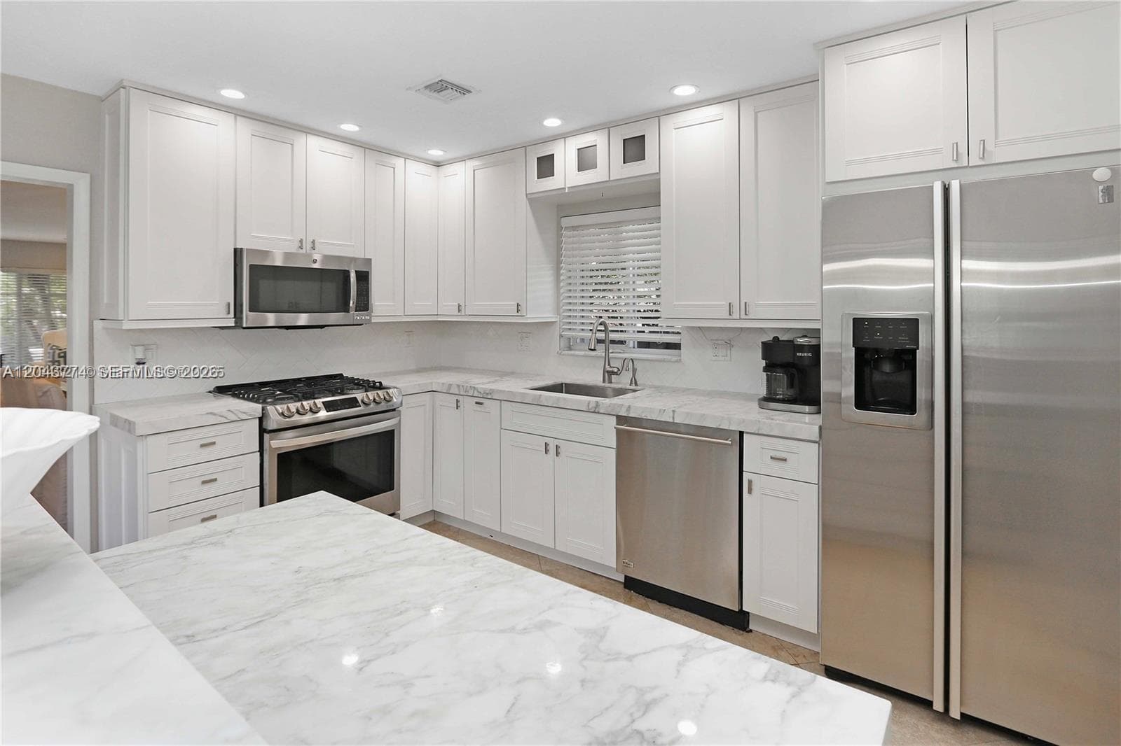 1147 Buchanan St, Hollywood FL 33019 photo 2