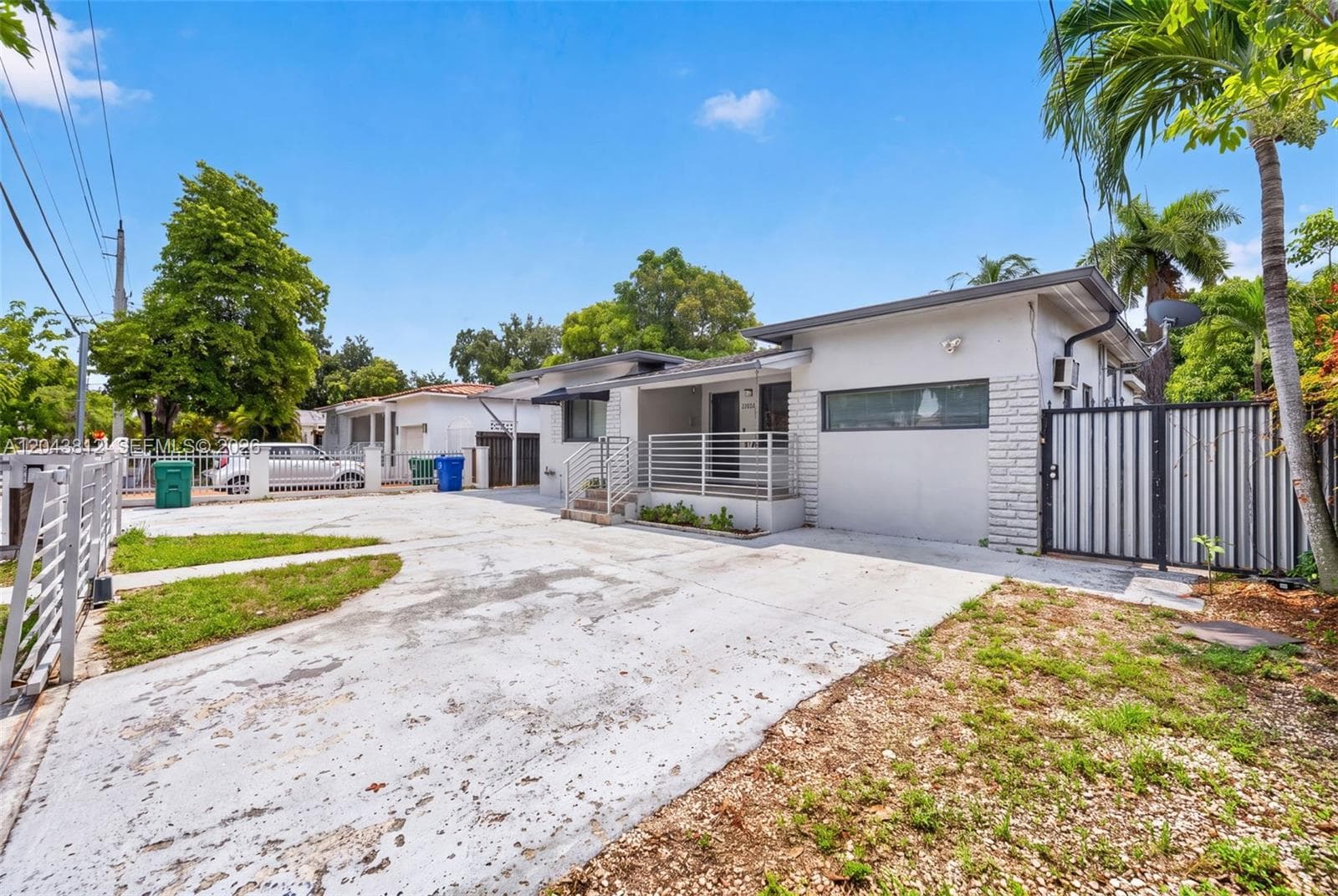 2360 SW 2nd St, Miami FL 33135 photo 3