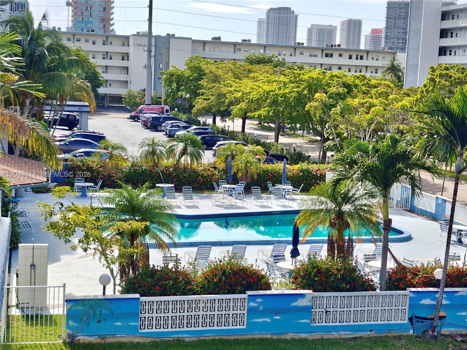 400 NE 12th Ave # 306, Hallandale Beach FL 33009 photo 2