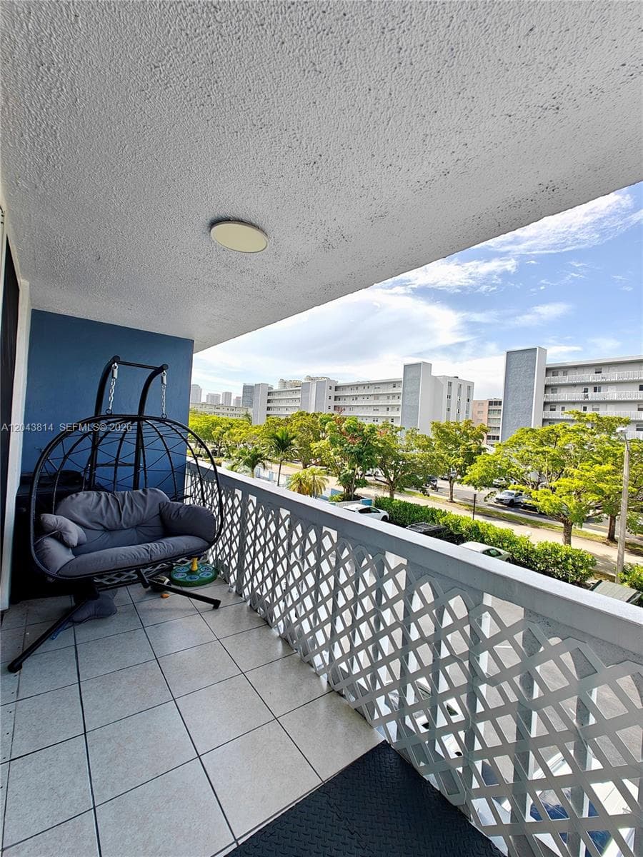 400 NE 12th Ave # 306, Hallandale Beach FL 33009 photo 3