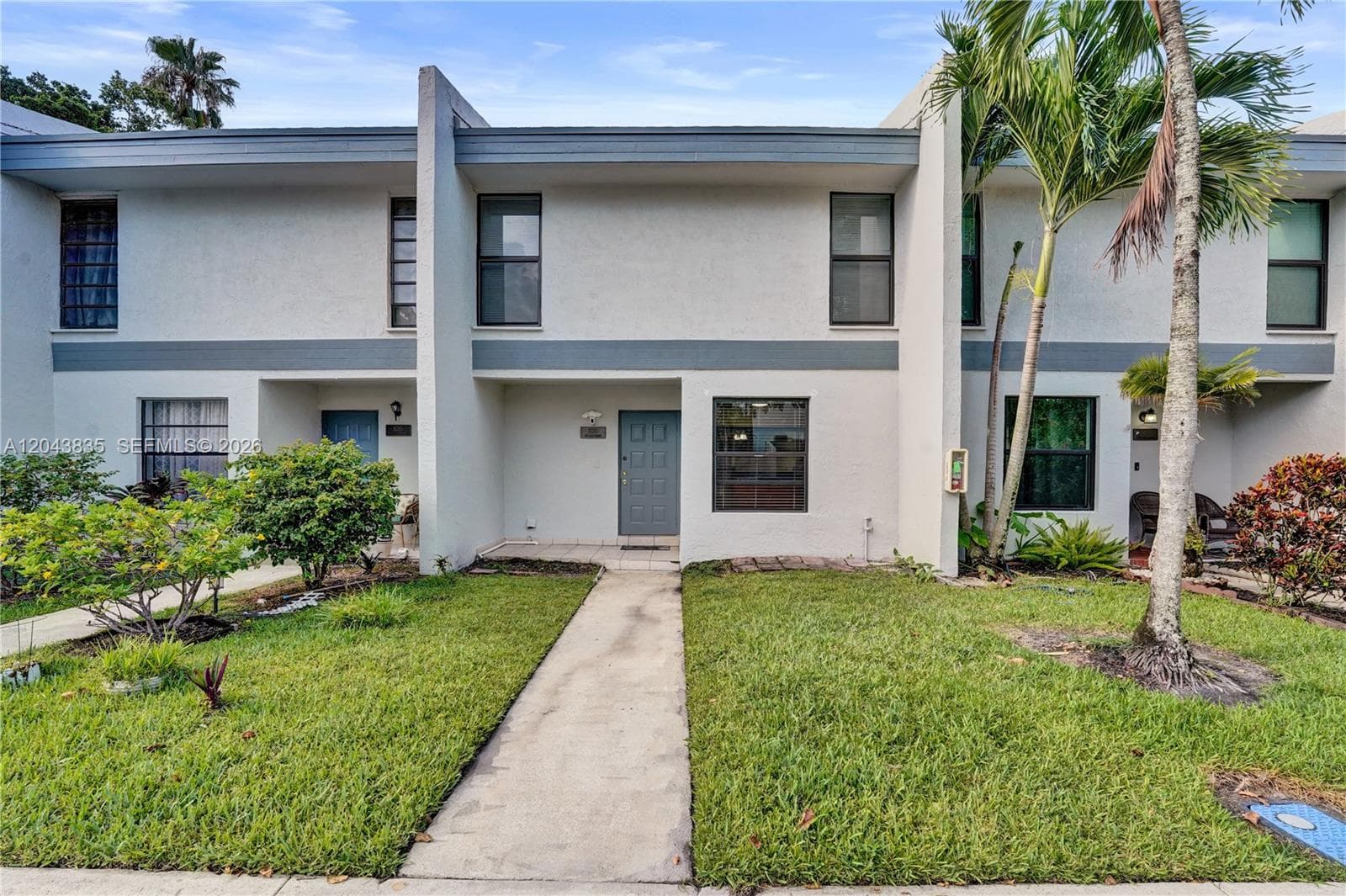 9220 NW 14th St # 272, Pembroke Pines FL 33024
