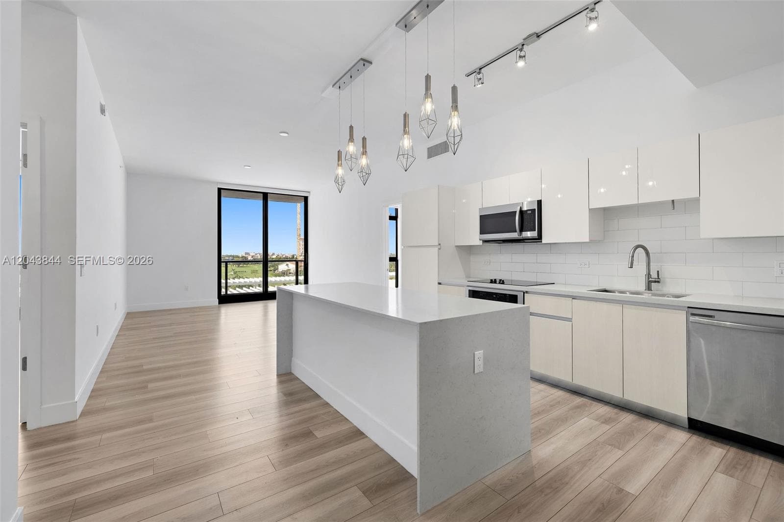 101 Diplomat Pkwy # 2009, Hallandale Beach FL 33009