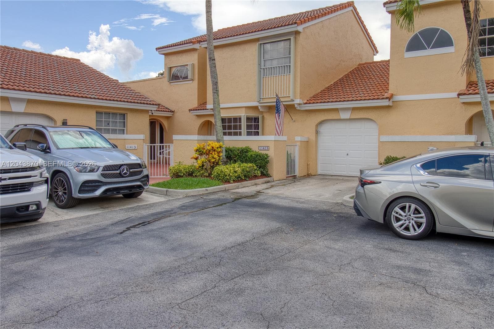 11415 Lakeview Dr # D, Coral Springs FL 33071 photo 2