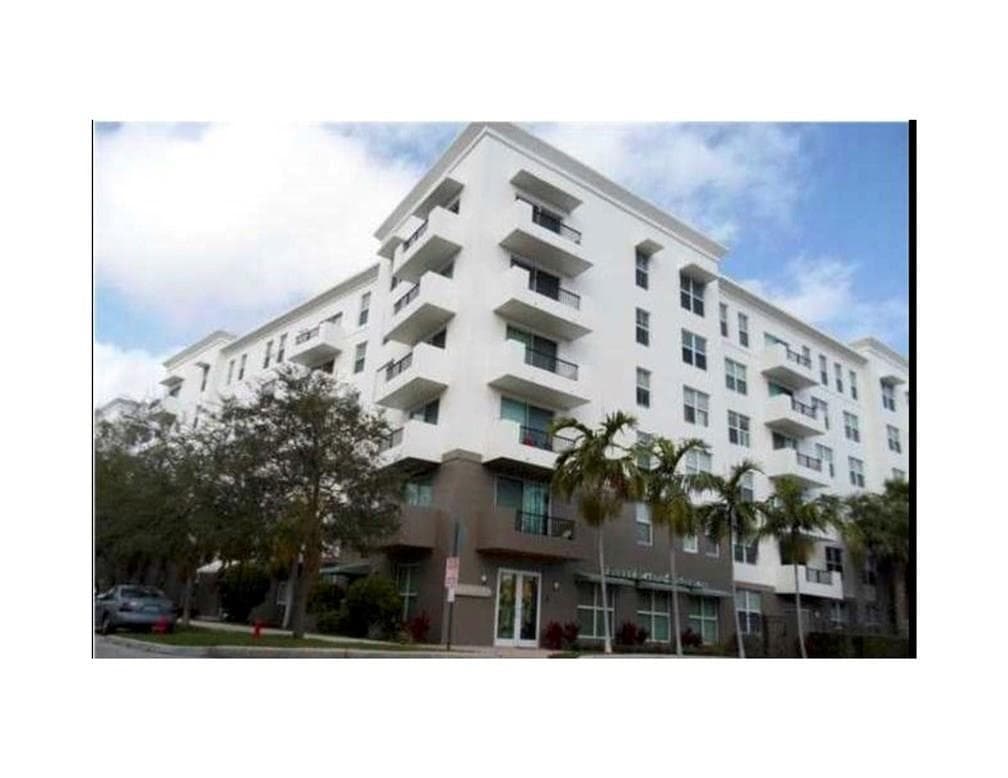 2421 NE 65th Street # 205, Fort Lauderdale, FL 33308