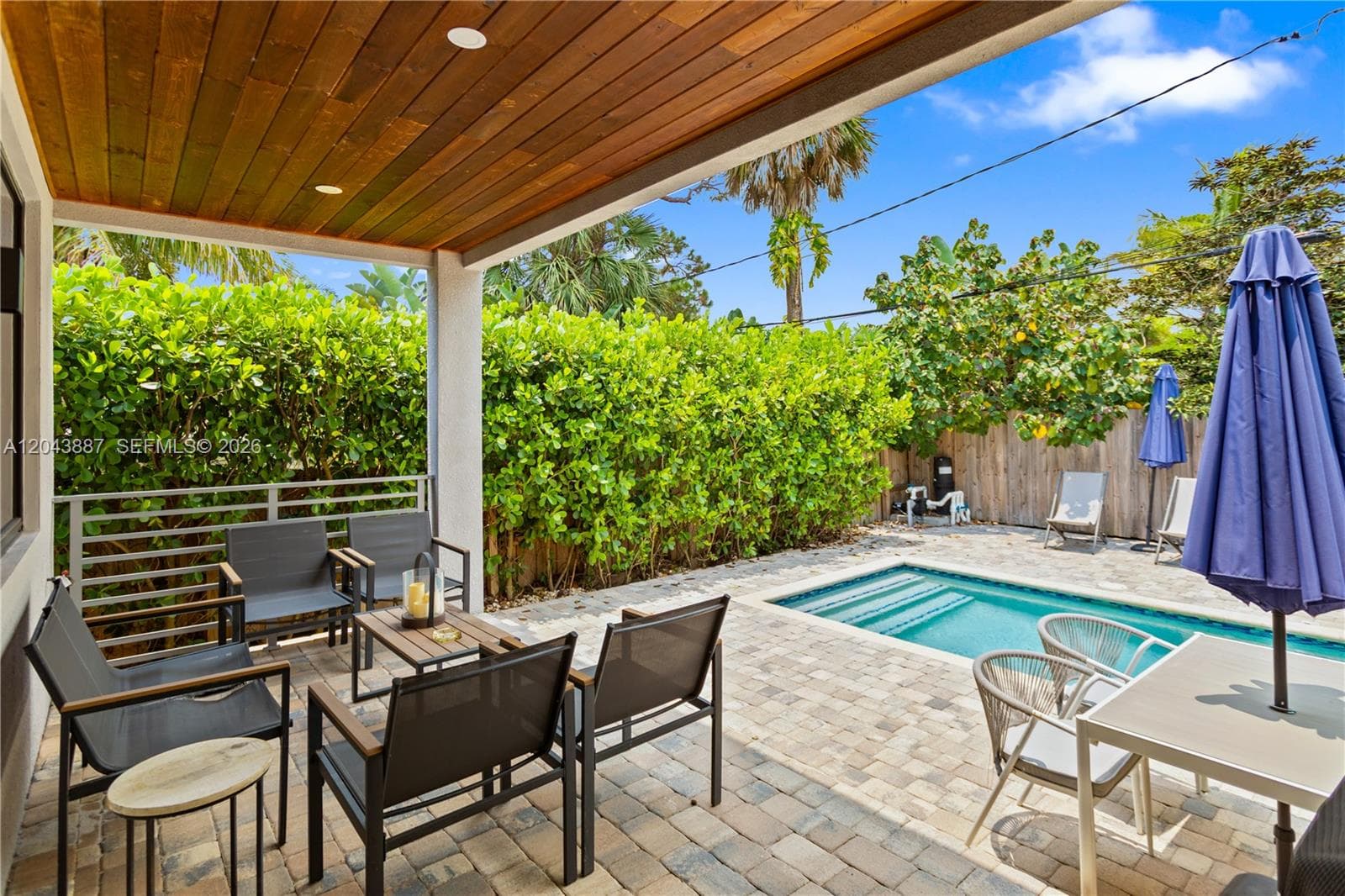 809 SW 10th Ter, Fort Lauderdale FL 33315