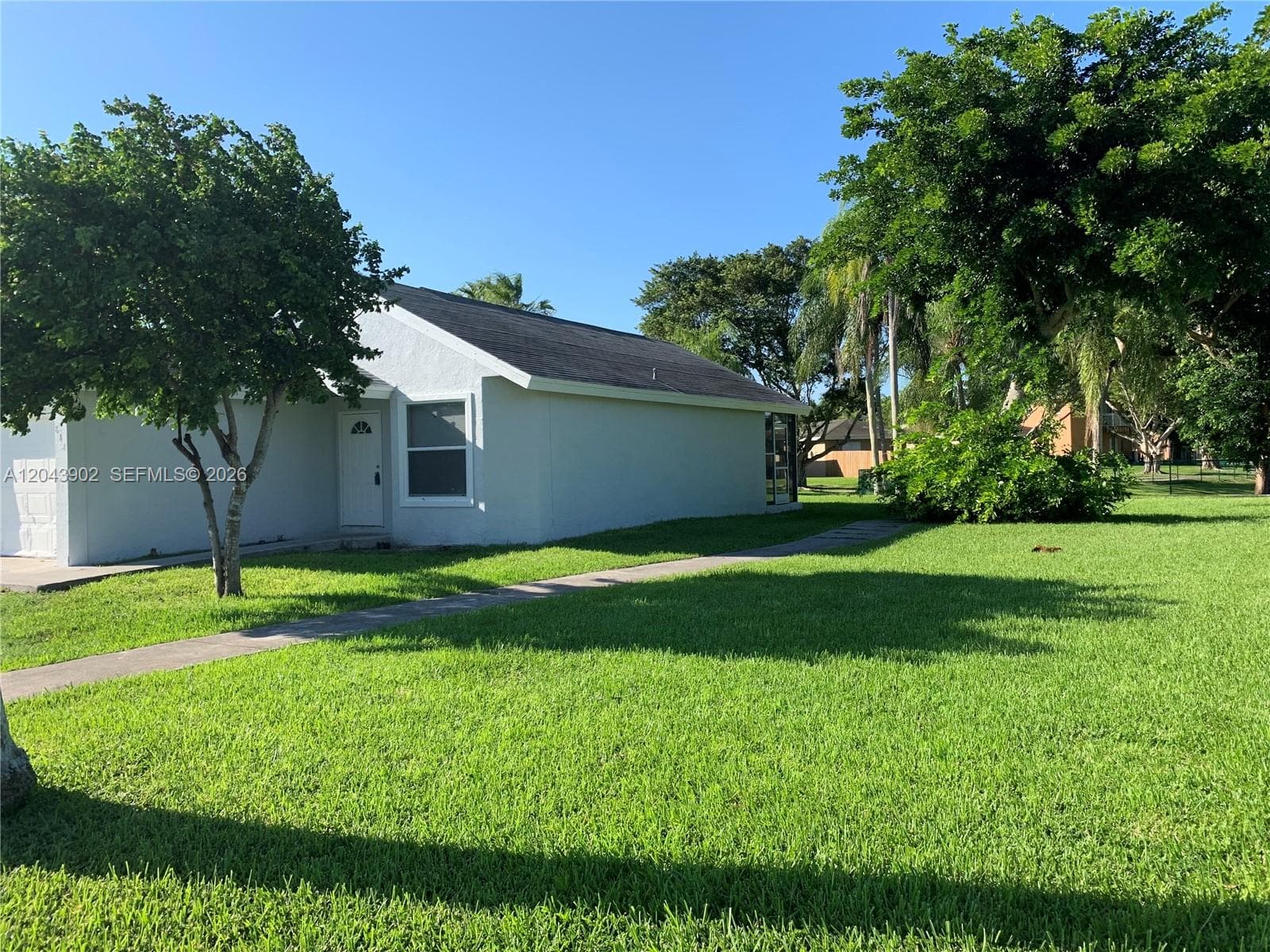 848 SW 10th St, Florida City FL 33034 photo 3