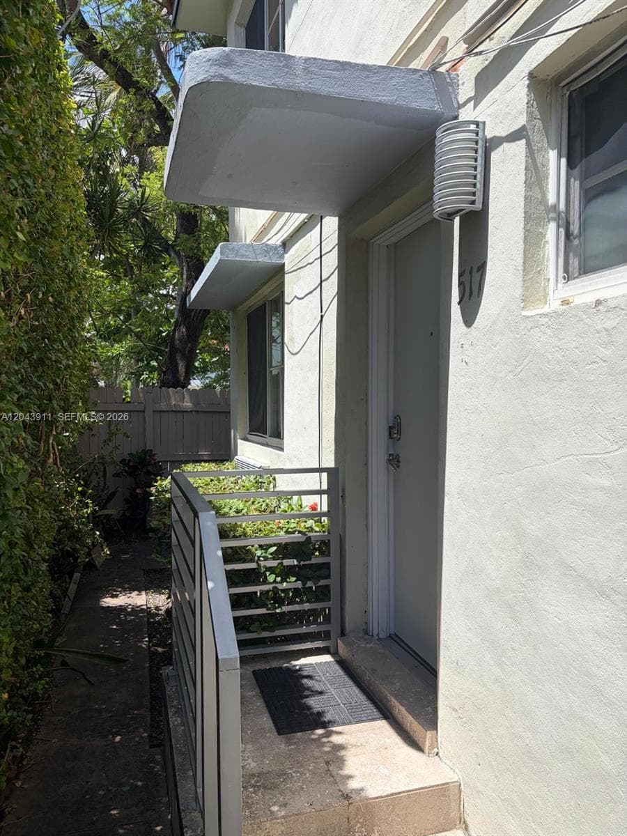 503 75th St # 517, Miami Beach FL 33141 photo 2
