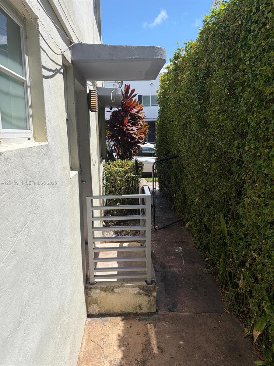 503 75th St # 517, Miami Beach FL 33141 photo 3