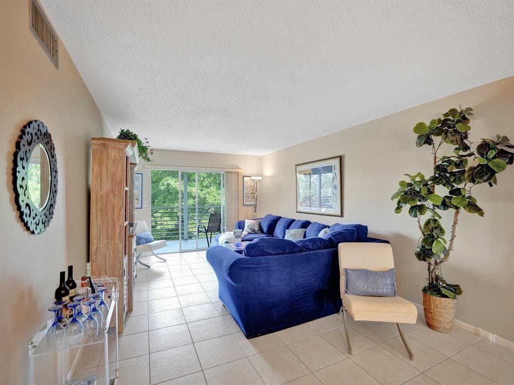 2003 Granada Drive # C4, Coconut Creek FL 33066 photo 2