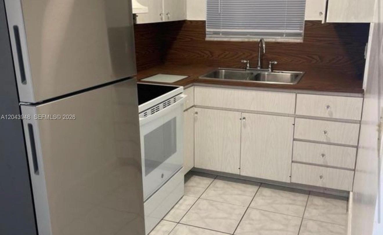 400 SE 9th Ct # 9, Hallandale Beach FL 33009