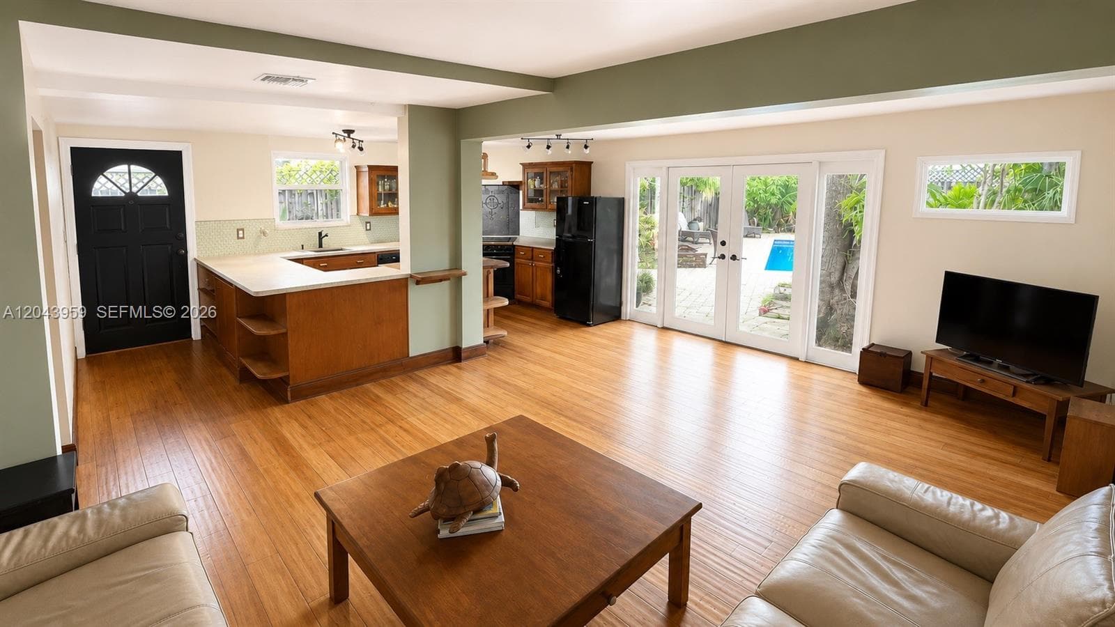 1401 NE 33rd St, Oakland Park FL 33334 photo 5
