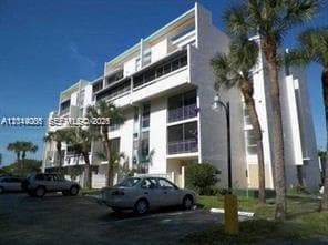 2017 NW 46th Ave # A406, Lauderhill FL 33313