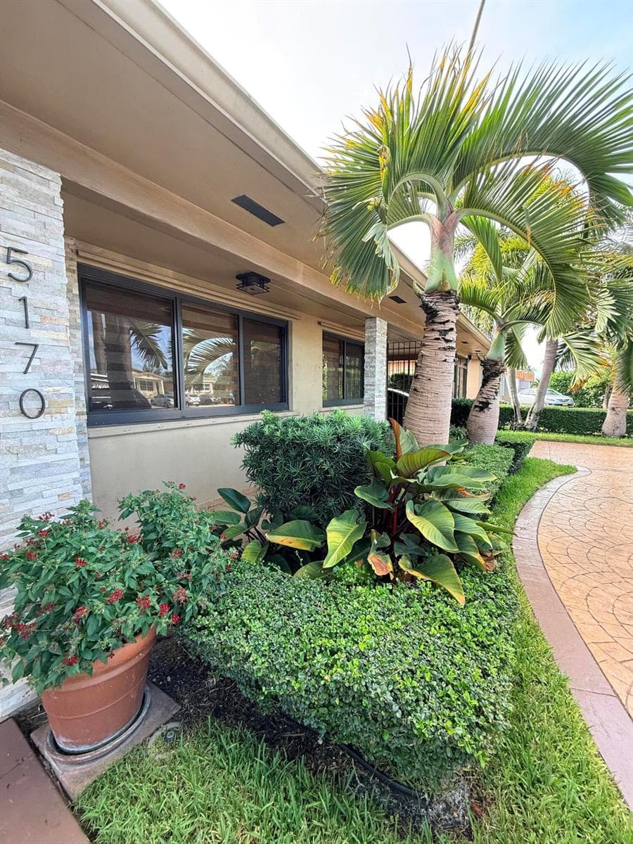 5170 Palm Avenue, Hialeah FL 33012 photo 3