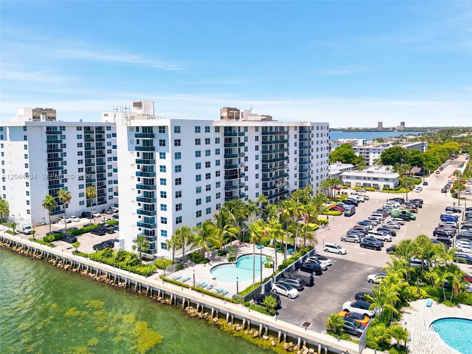 7501 E Treasure Dr # 2S, North Bay Village FL 33141